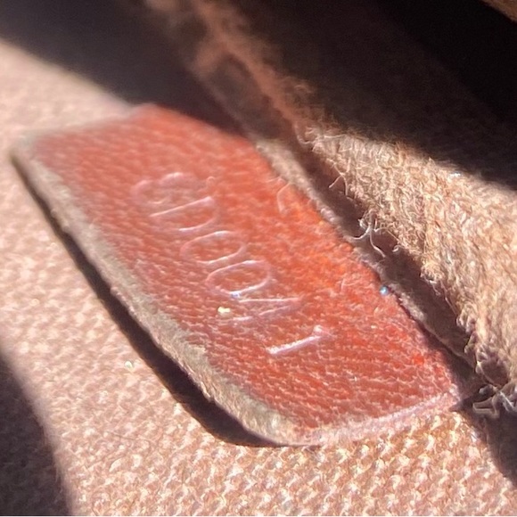 Vintage Authentic Louis Vuitton Pouchette (2001) - Picture 12 of 12